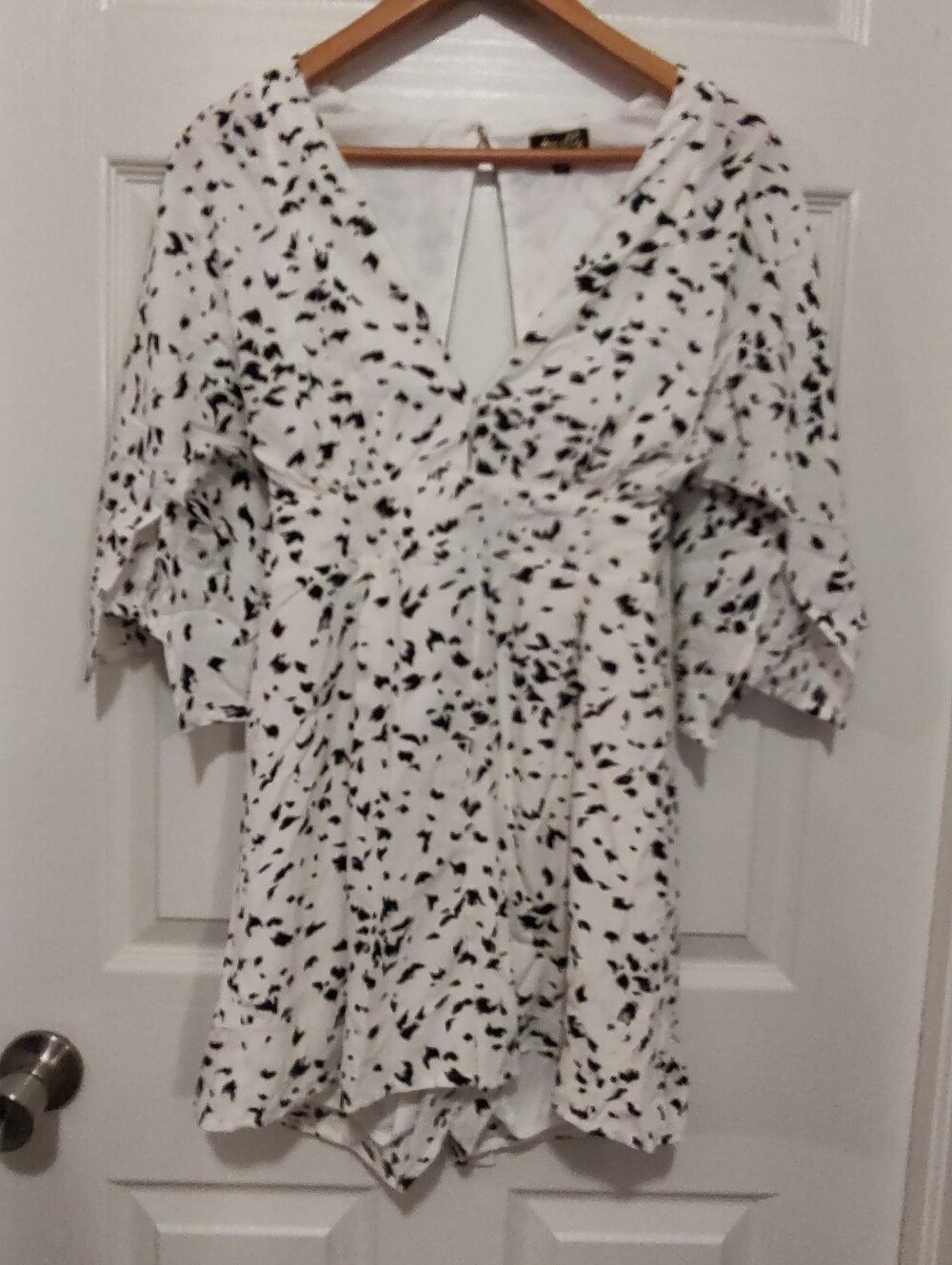 White and Black Speckled V-Neck Women’s Top